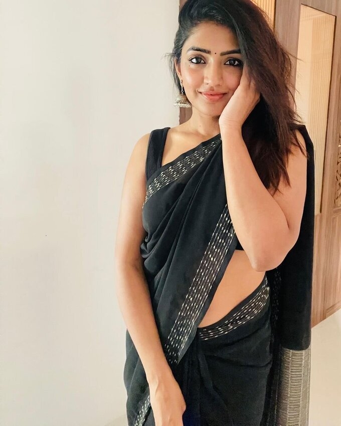 Actress Eesha Rebba Looking Hot In Black Saree