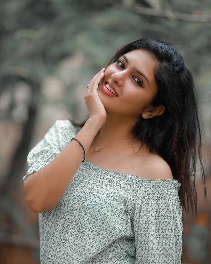 Actress Gayatri Suresh Latest Images