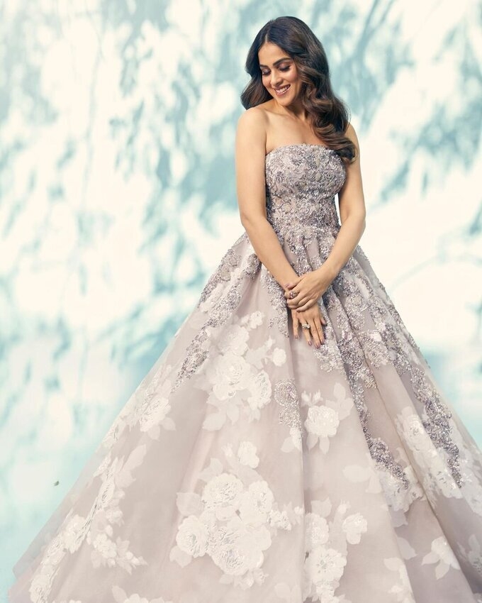 Actress Genelia D Souza Cute Latest Images