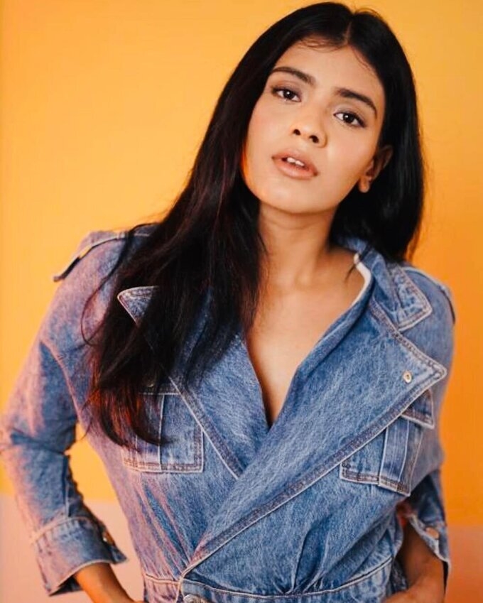 Actress Hebah Patel Hot In Denim Jeans