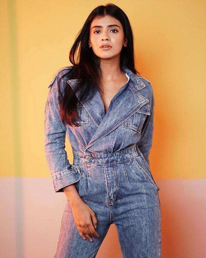 Actress Hebah Patel Hot In Denim Jeans