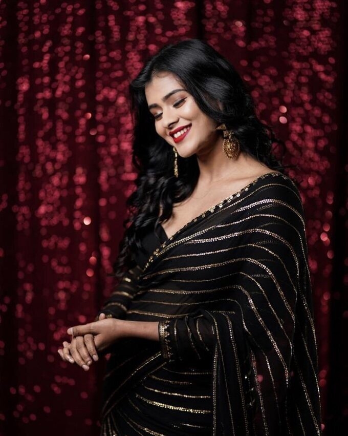 Actress Hebah Patel Hot Stunning Photos