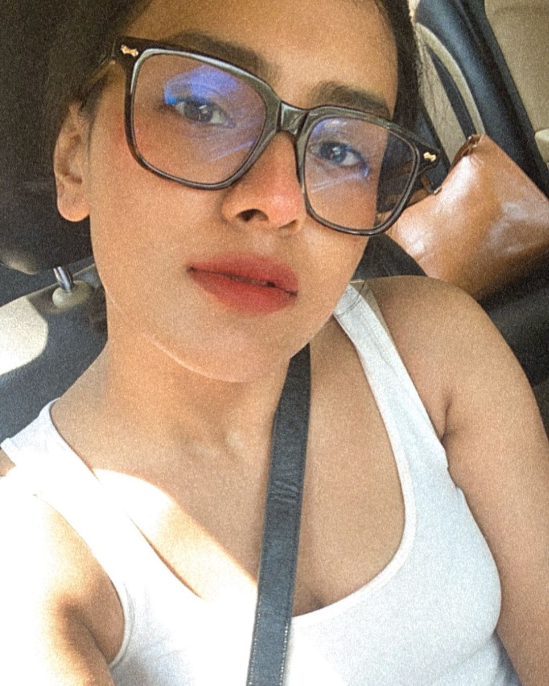 Actress Hebah patel Hot Selfies