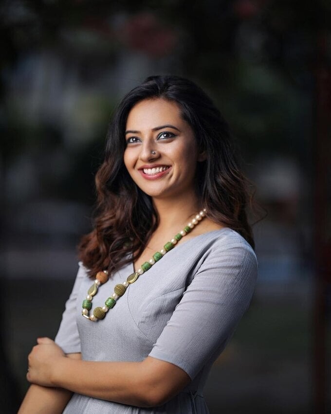 Actress Isha Chawla Latest Photo Collection