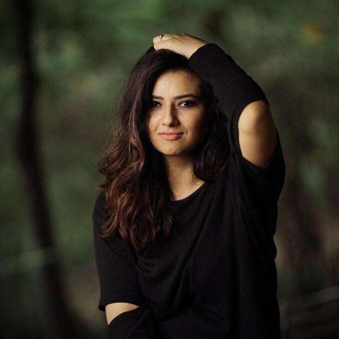 Actress Isha Chawla Latest Photo Collection