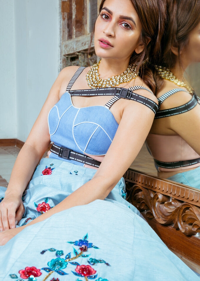 Actress Kriti Kharbanda Latest Photo Collection