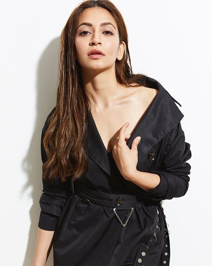 Actress Kriti Kharbanda Latest Photo Collection