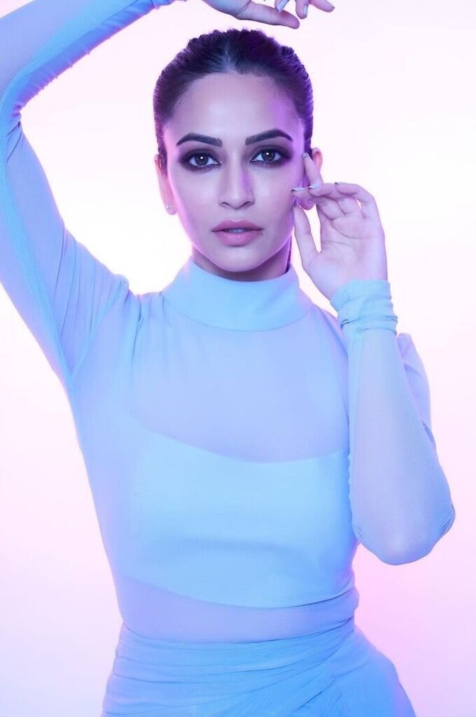 Actress Kriti Kharbanda Latest Photo Collection
