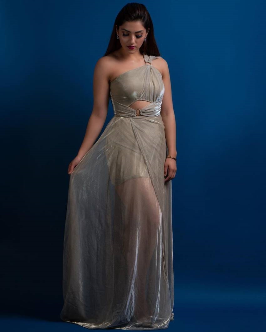 Actress Mehreen Pirzada Latest Images