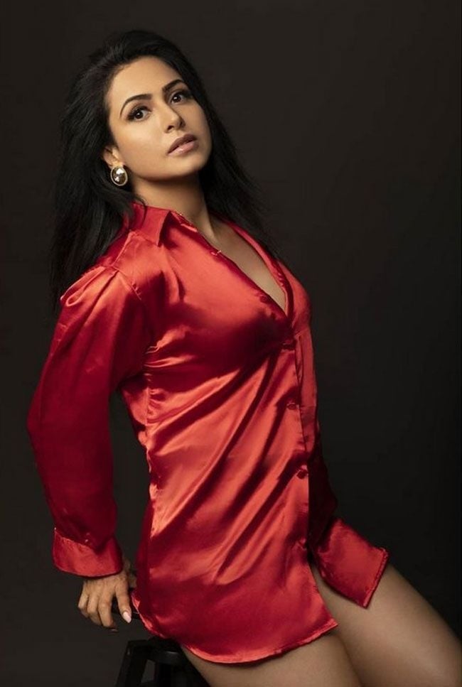 Actress Nandini Rai Image Collection