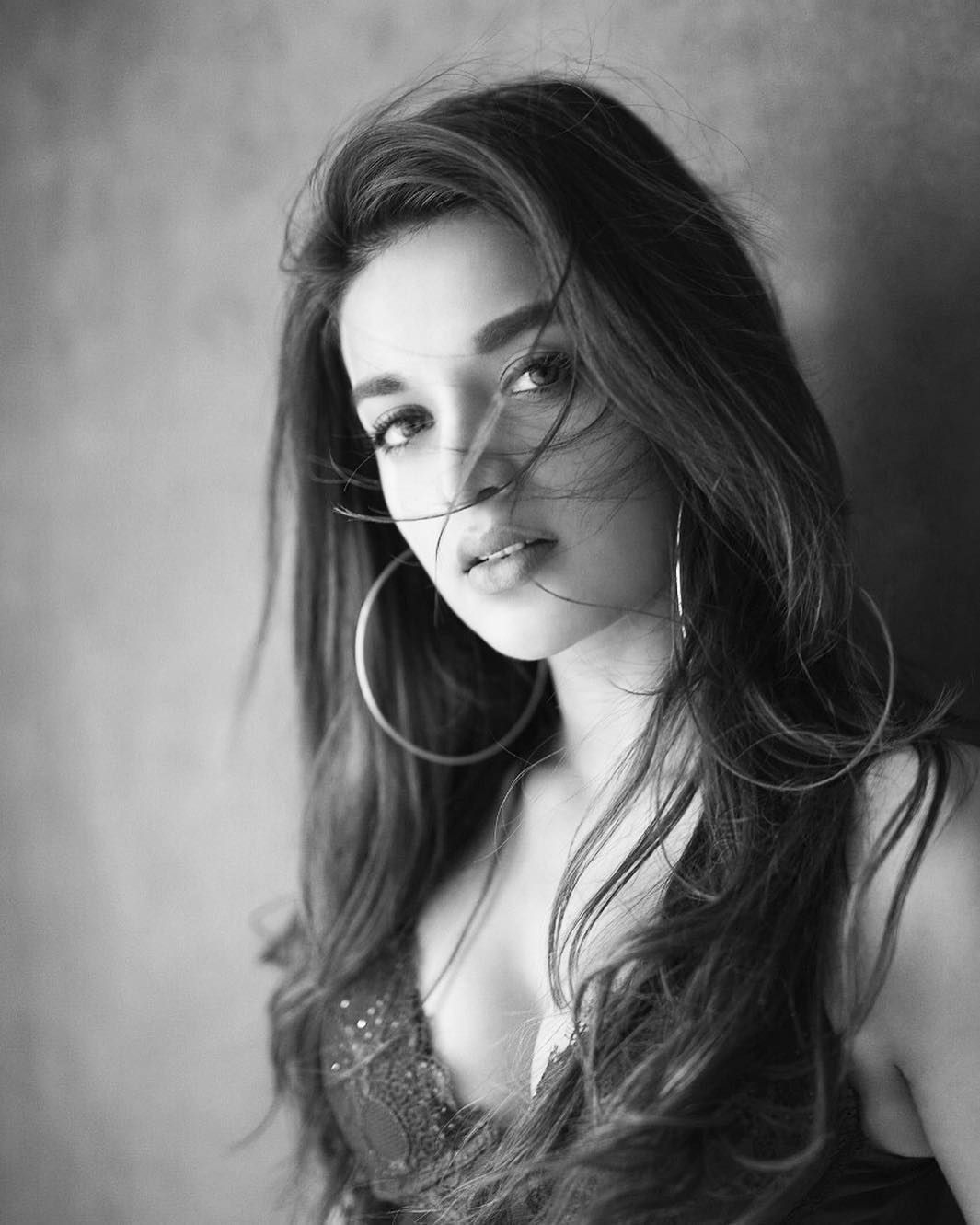 Actress Niddhi Agerwal Hot Image Collection