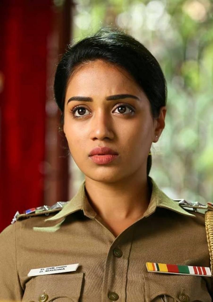 Actress Nivetha Pethuraj Cute Images