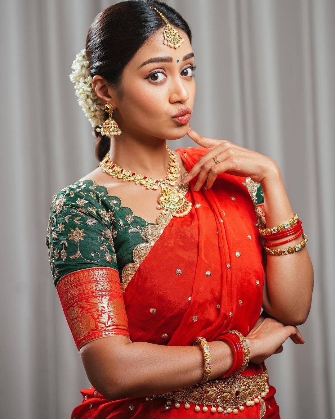 Actress Nivetha Pethuraj Traditional Attire