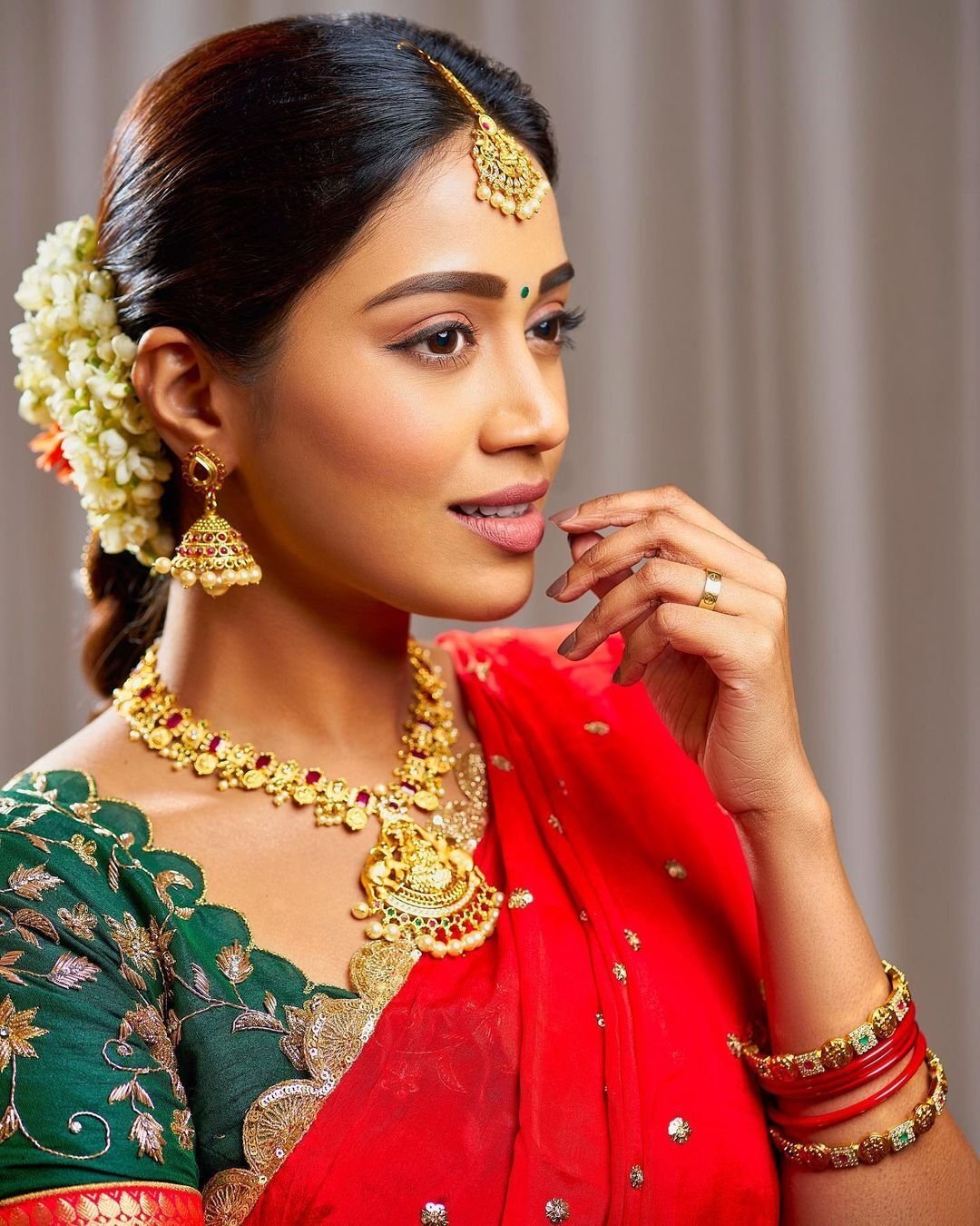 Actress Nivetha Pethuraj Traditional Attire