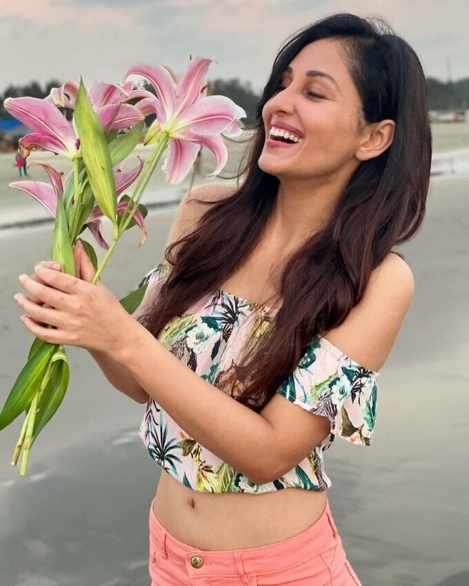Actress Pooja Chopra Latest Hot Images