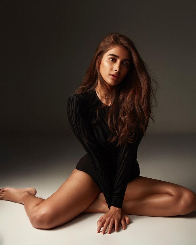 Actress Pooja Hegde Latest Hot Images