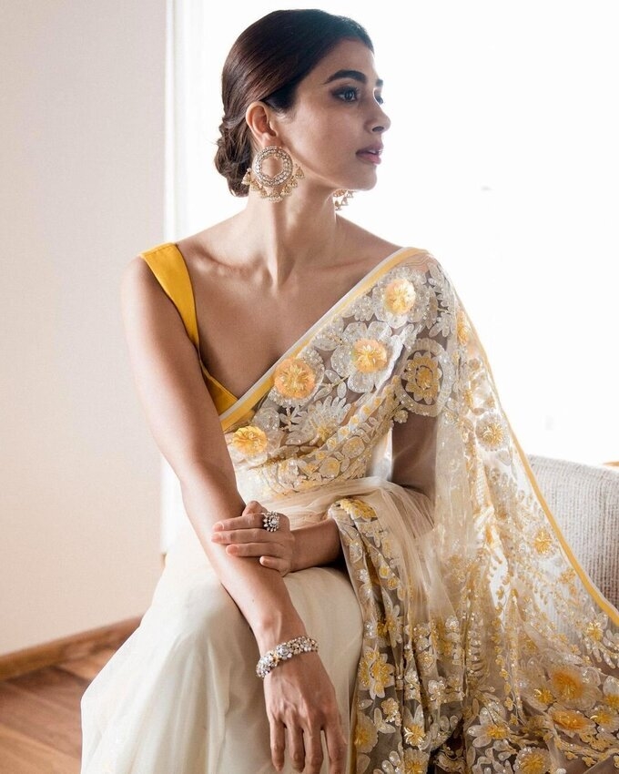 Actress Pooja Hegde Latest Photo Collection
