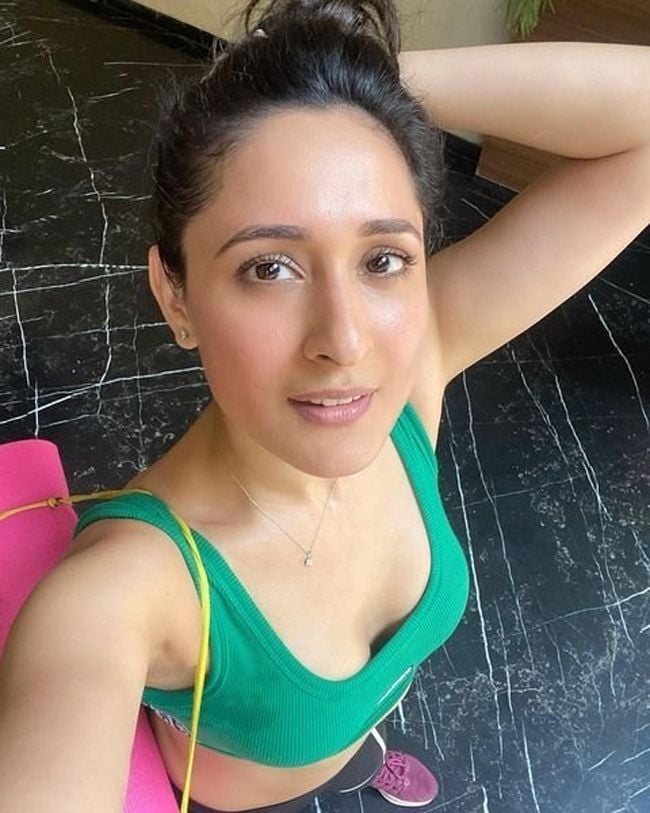 Actress Pragya Jaiswal Hot Images