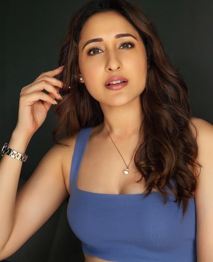 Actress Pragya Jaiswal Hot Stunning Images