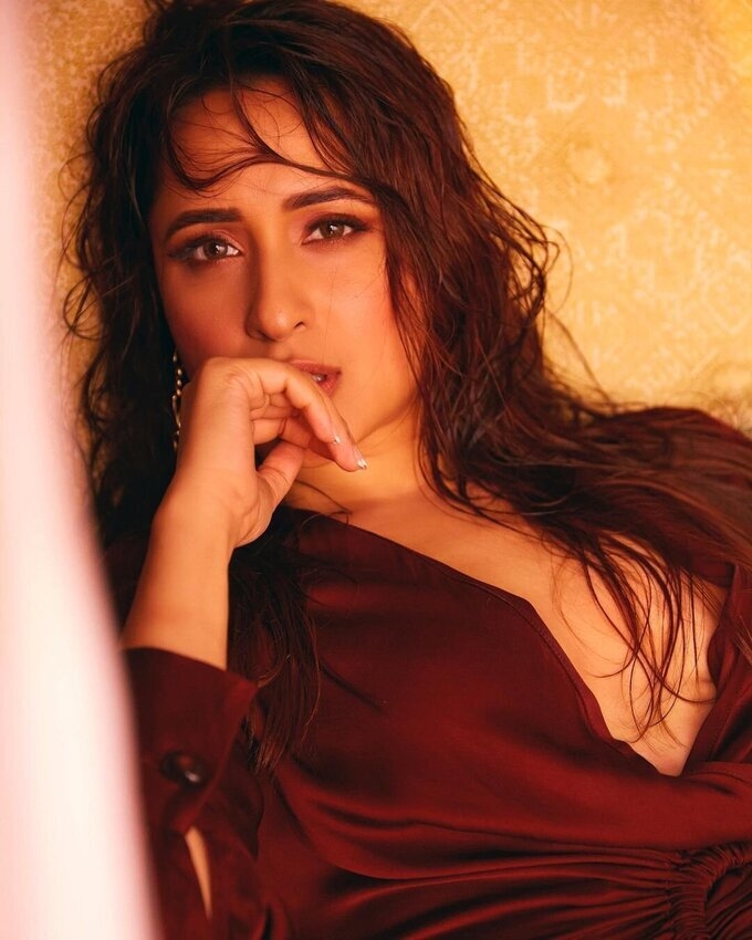 Actress Pragya Jaiswal Latest Photo Collection