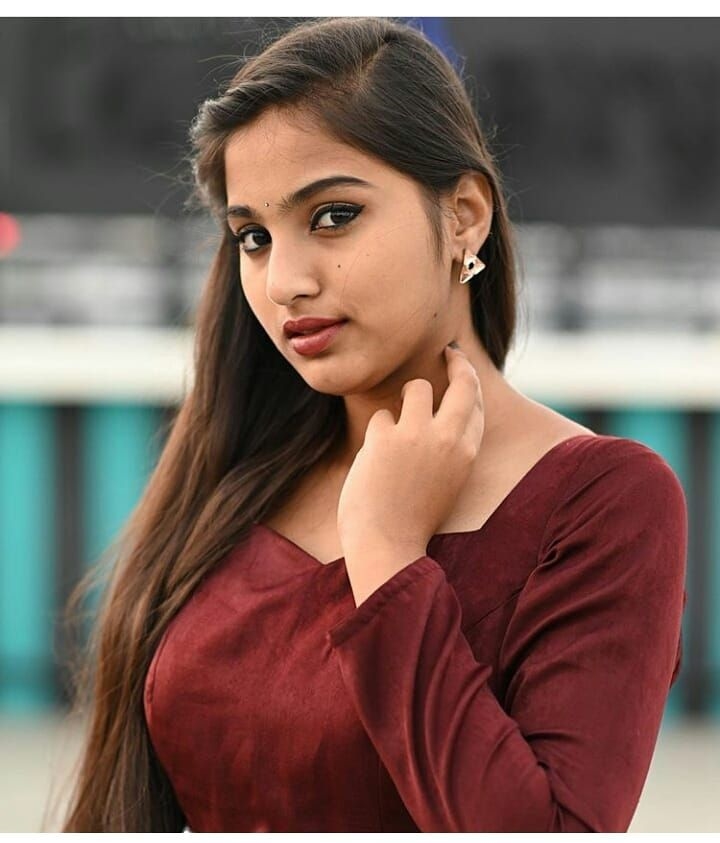 Actress Pranavi Manukonda Cute Images