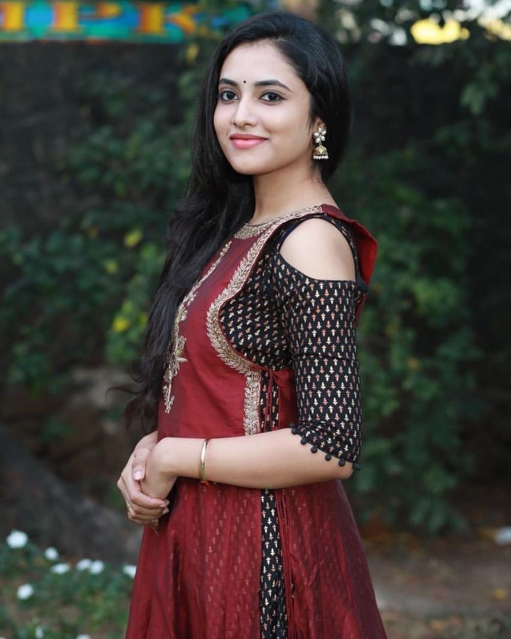 Actress Priyanka Arul Mohan Latest Images