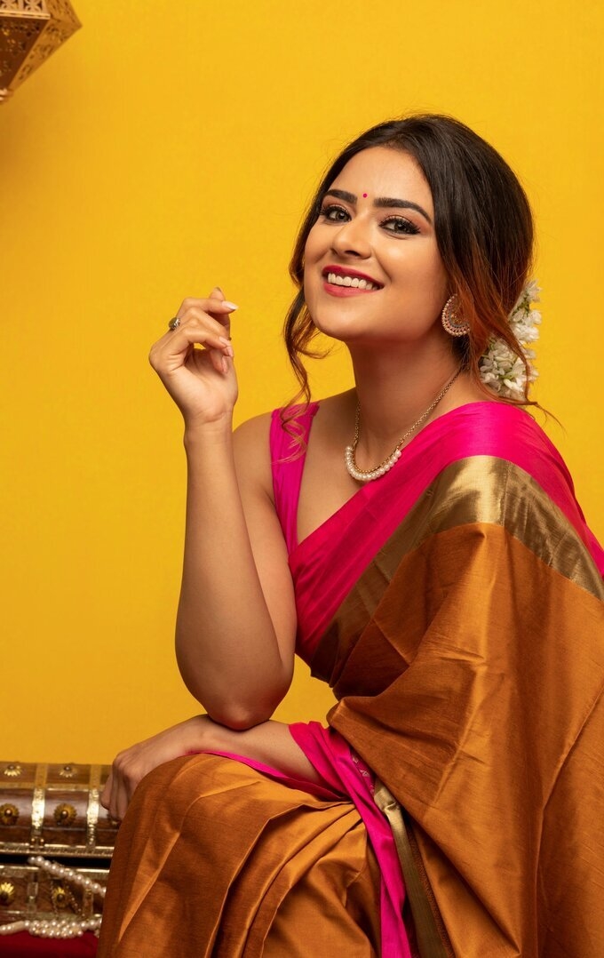 Actress Priyanka Sharma Latest Images In Saree