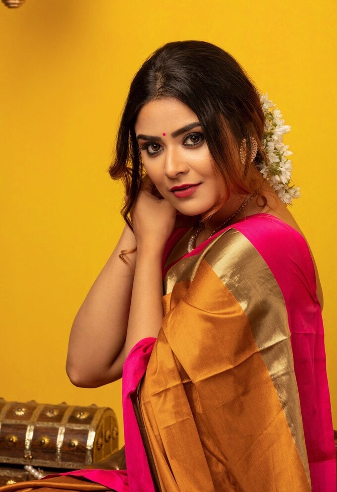 Actress Priyanka Sharma Latest Images In Saree