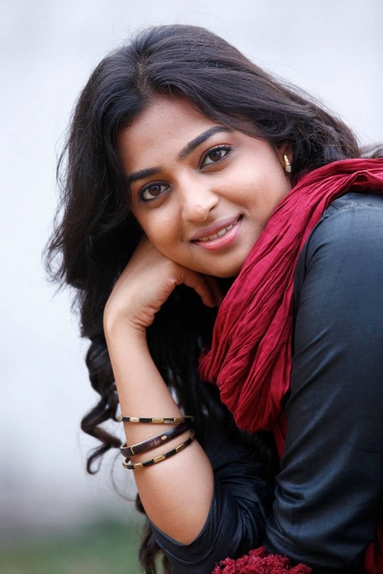 Actress Radhika Apte Hot Images