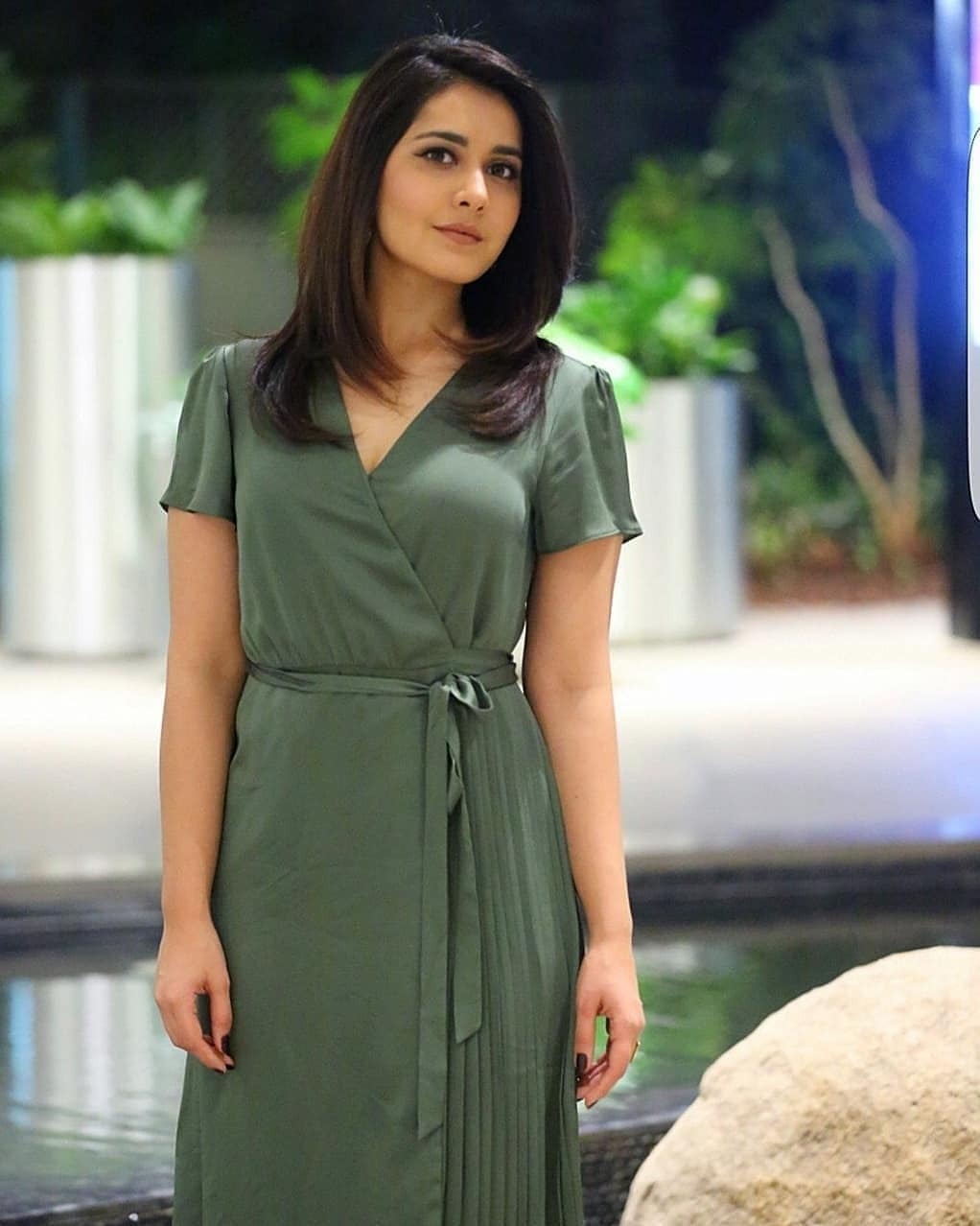 Actress Rashi Khanna Cute Images