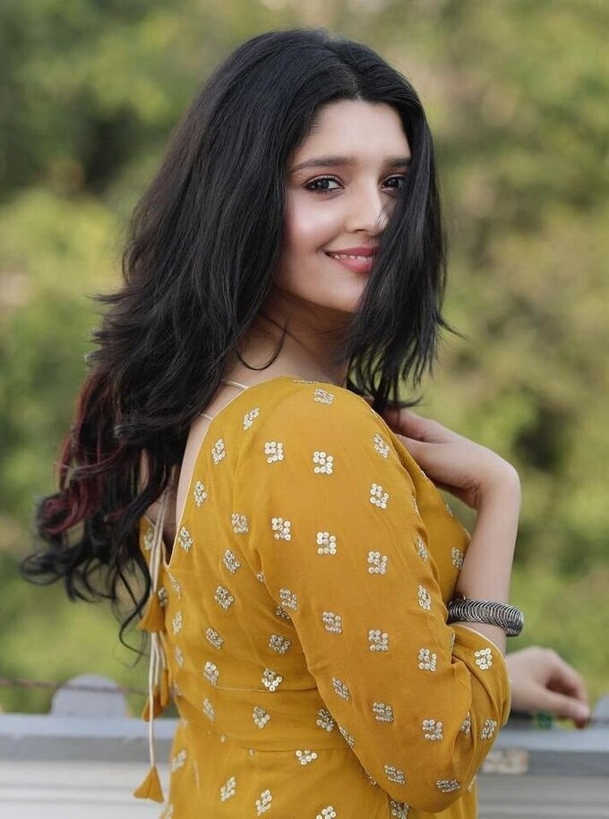 Actress Ritika Singh Latest Photo Collection