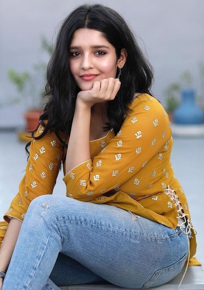 Actress Ritika Singh Latest Photo Collection