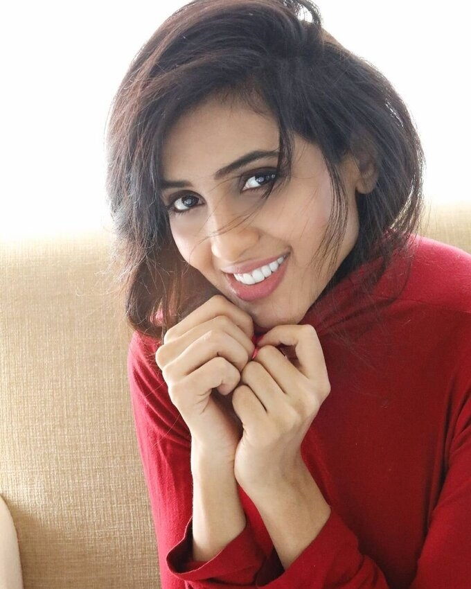 Actress Riya Suman Latest Cute Images