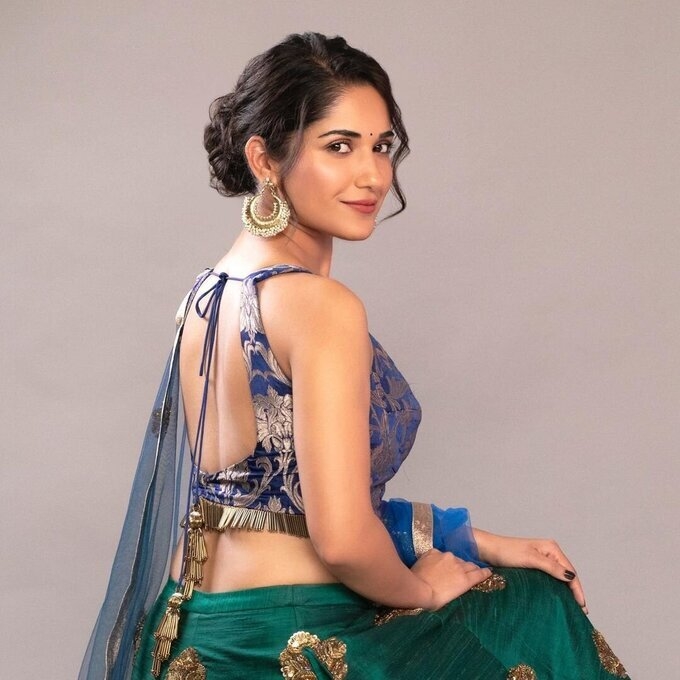 Actress Ruhani Sharma Cute Images