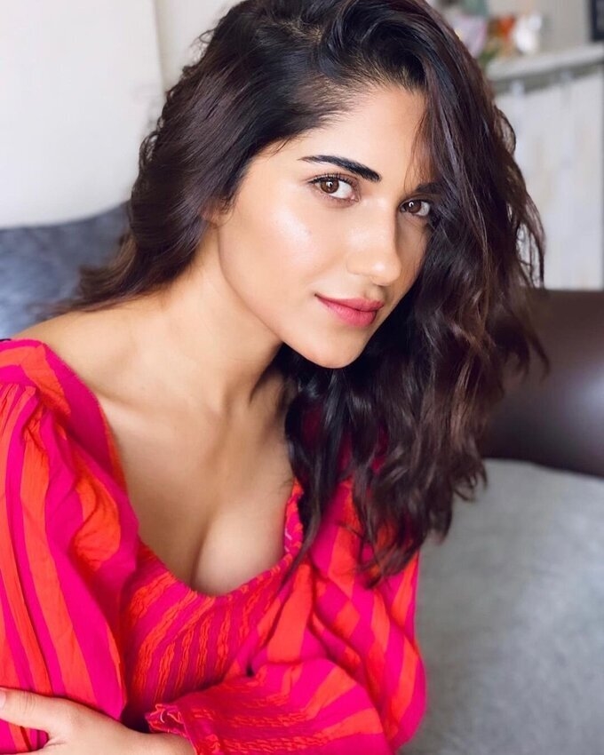 Actress Ruhani Sharma Cute Images