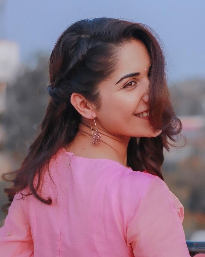 Actress Ruhani Sharma Latest Image Collection