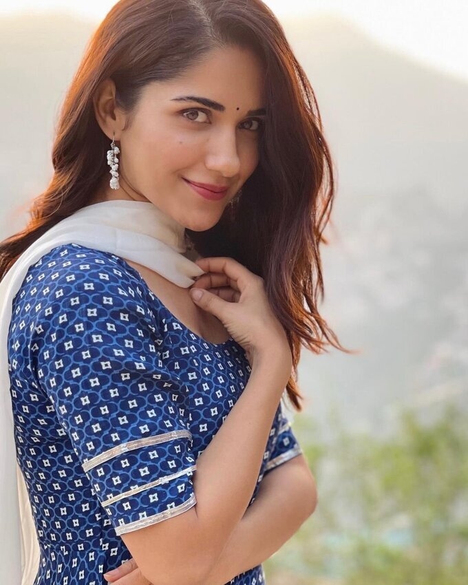 Actress Ruhani Sharma Latest Image Collection