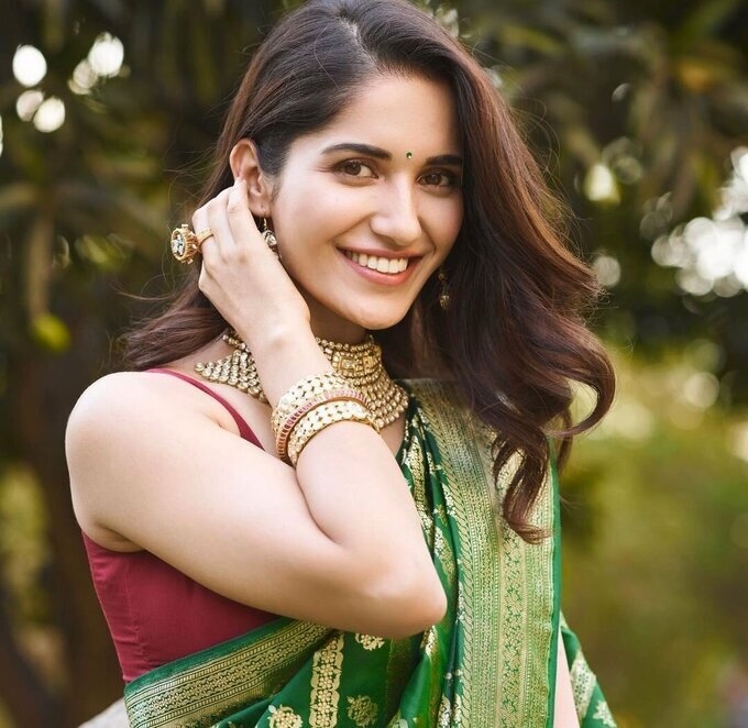 Actress Ruhani Sharma Latest Image Collection