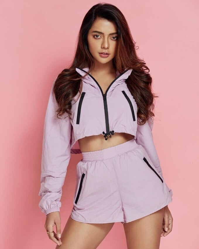 Actress Ruhii Dilip Singh latest Hot Images