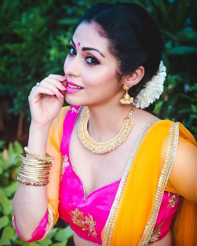 Actress Sadha Image Collection In Saree