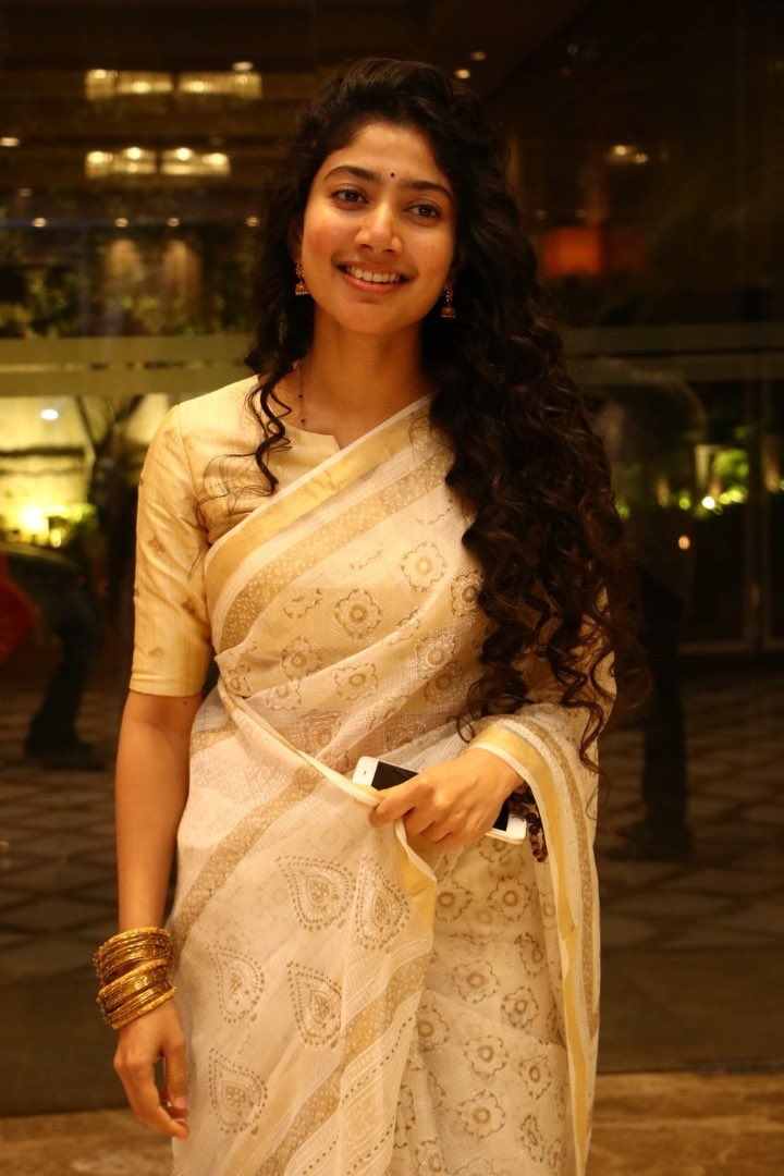 Actress Sai Pallavi Cute Images In Traditional Dress
