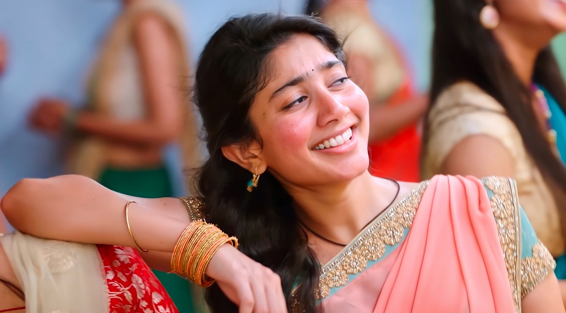 Actress Sai Pallavi Cute Images In Traditional Dress
