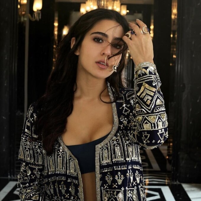 Actress Sara Ali Khan Latest Images