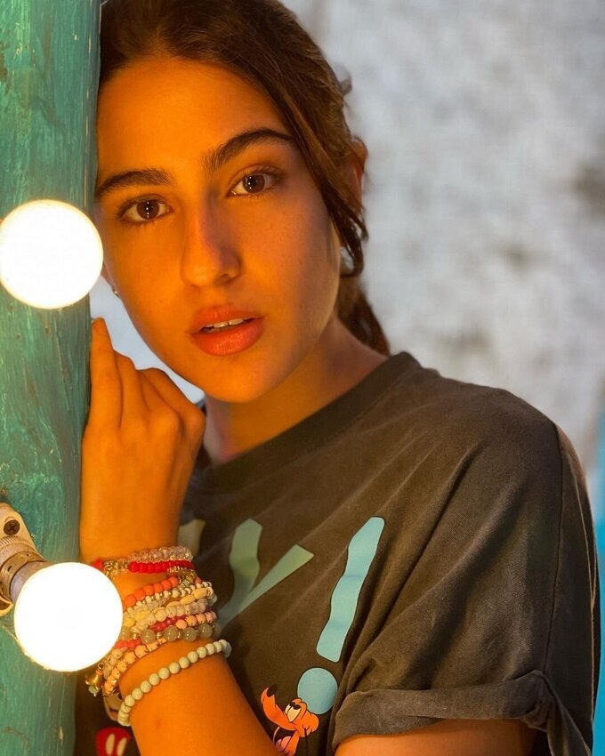 Actress Sara Ali Khan Latest Images