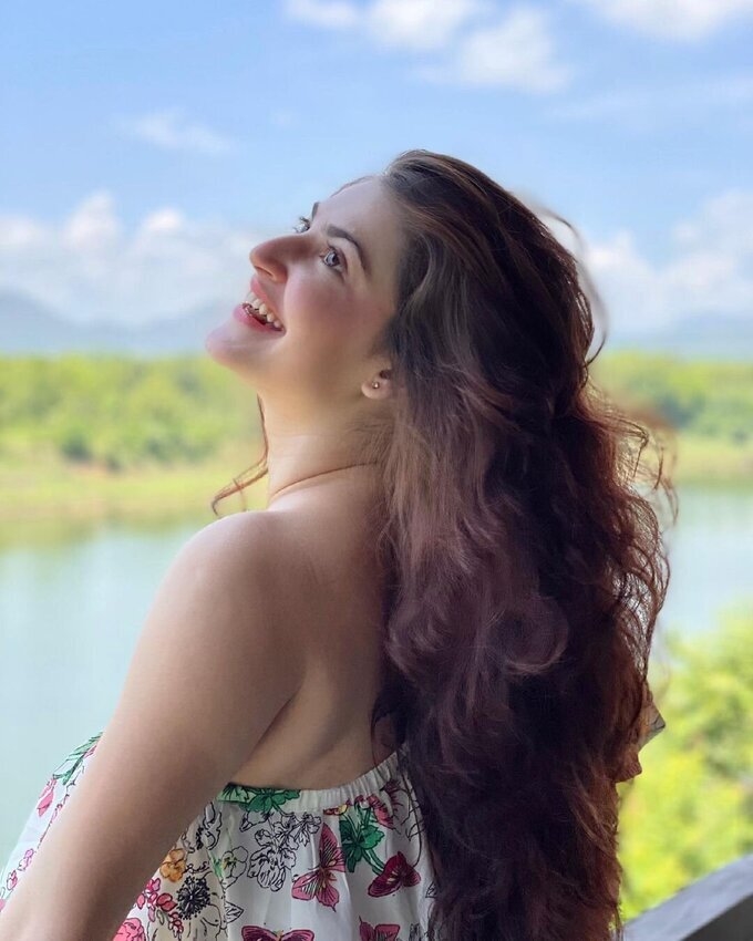 Actress Shivaleeka Oberai Latest Hot Images