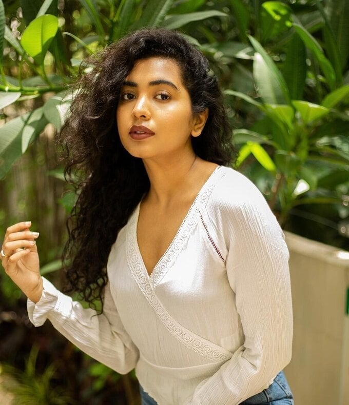 Actress Shivatmika Rajasekhar Image Collection