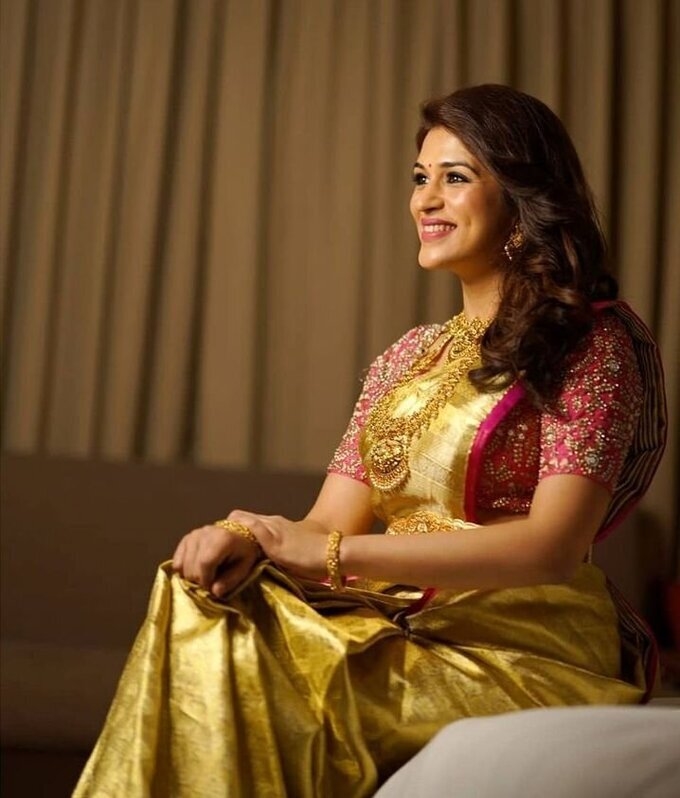 Actress Shraddha Das Latest Stunning Photos