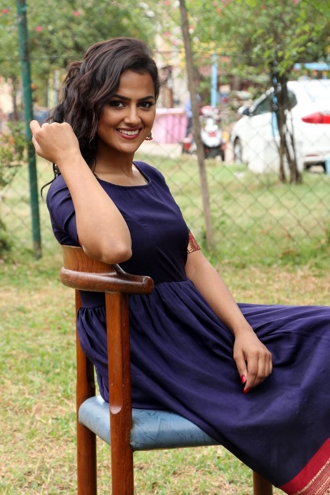 Actress Shraddha Srinath Cute Images