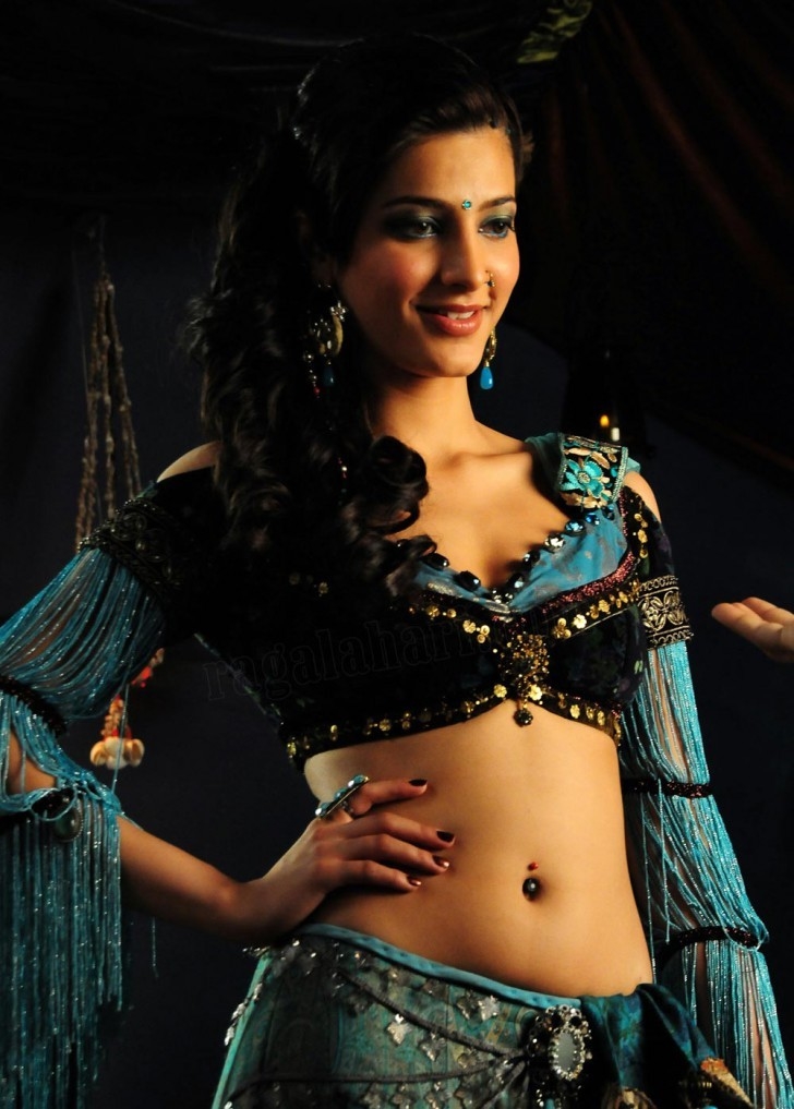 Actress Shruti Hassan Hot Images From Anaganaga O Dheerudu Movie