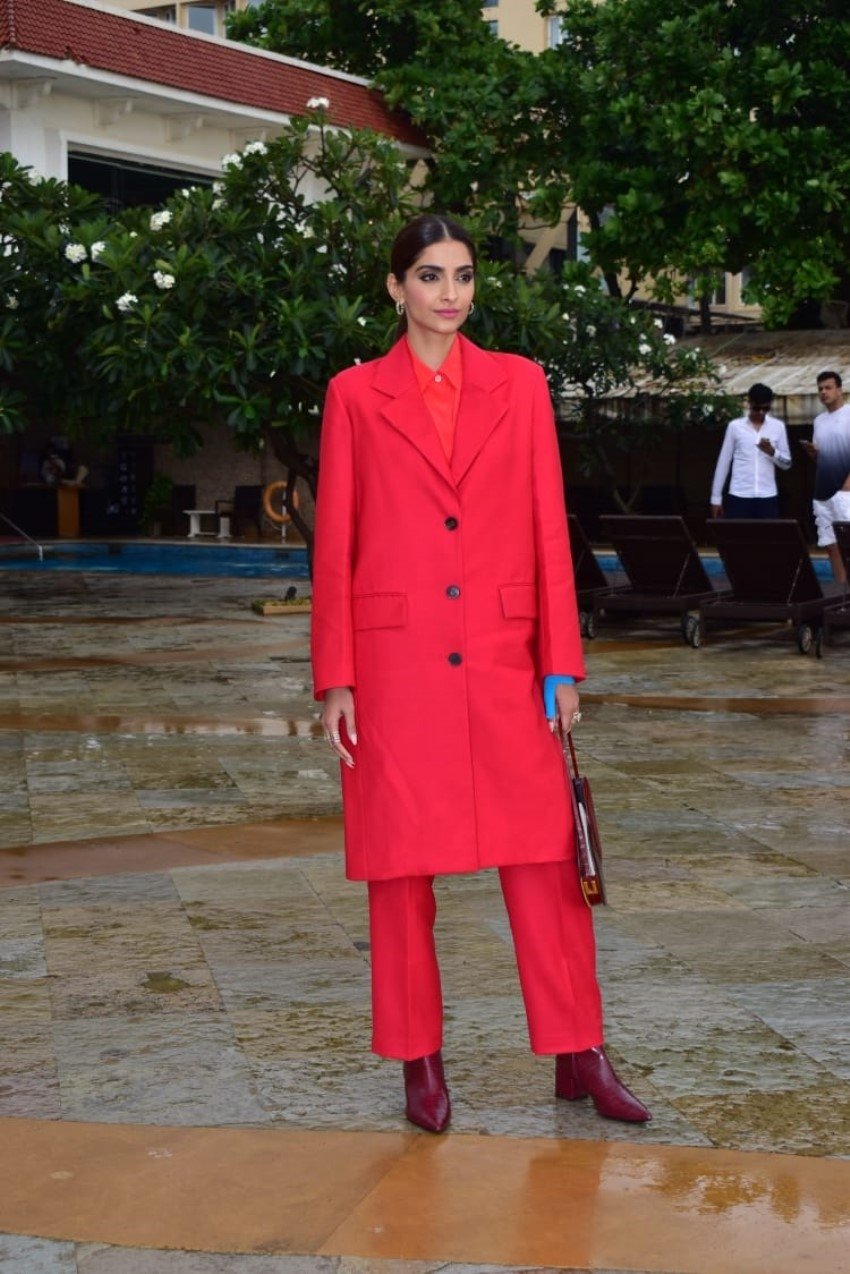 Actress Sonam Kapoor Hot Images